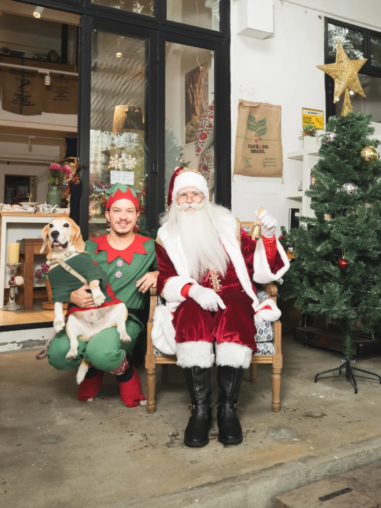 Instagram post from awwwmoments.hk. This post is in position 3.